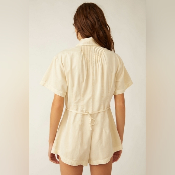 Free People Keep It Crisp Shortall Romper - Various Sizes - Tofu - New with Tags - Picture 3 of 5